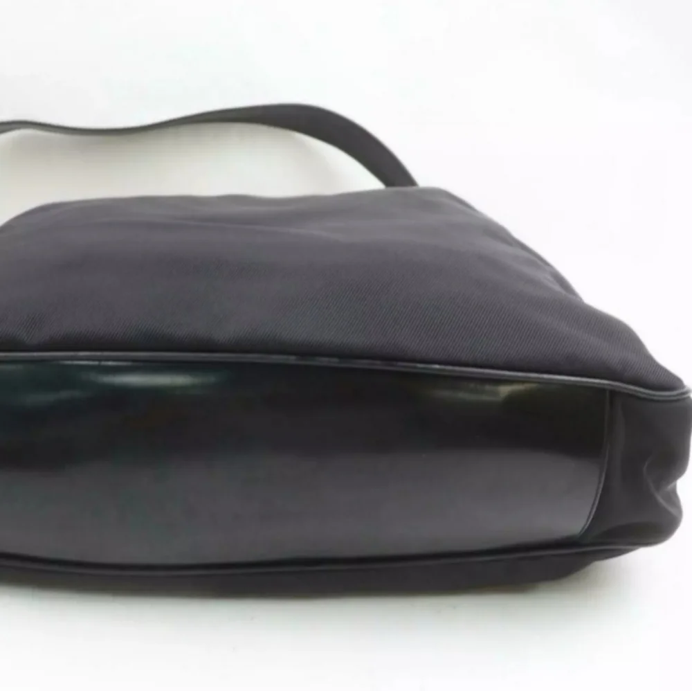 GUCCI 🖤 Authentic Bamboo Handle Black Nylon Purse Hobo Shoulder Bag - Picture 4 of 9